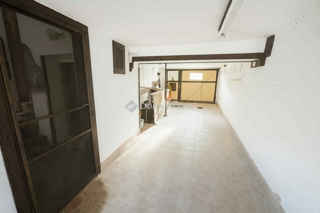 Eladó családi ház, Kecskeméten 83.99 M Ft, 6 szobás