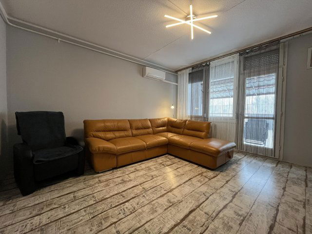 Eladó panellakás, Kecskeméten 44.9 M Ft, 3 szobás