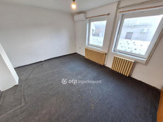 Eladó családi ház, Tiszaalpáron 19.9 M Ft, 3 szobás