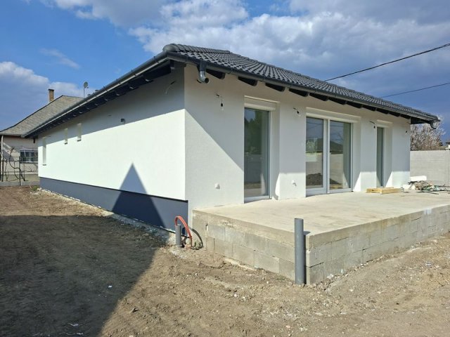 Eladó családi ház, Érden 136.9 M Ft, 4 szobás