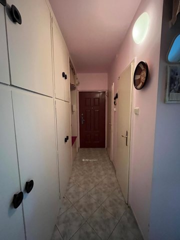 Eladó panellakás, Győrött 47.5 M Ft, 2+1 szobás