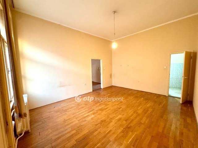 Eladó téglalakás, Győrött 60.85 M Ft, 2 szobás