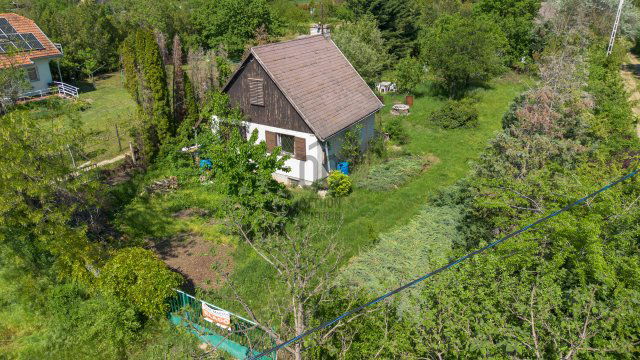 Eladó nyaraló, Gárdonyban 28 M Ft, 1 szobás