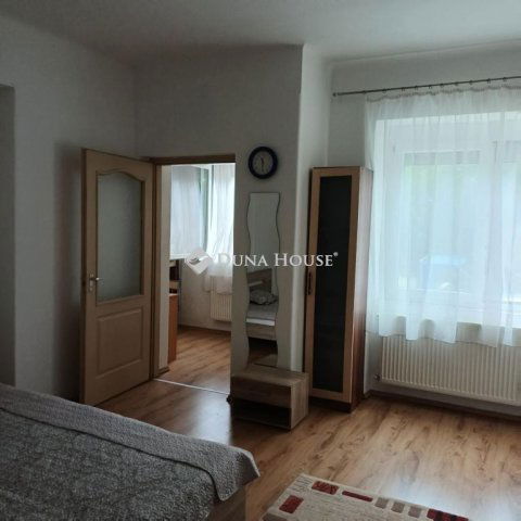 Kiadó téglalakás, albérlet, Pécsett, Batsányi utcában