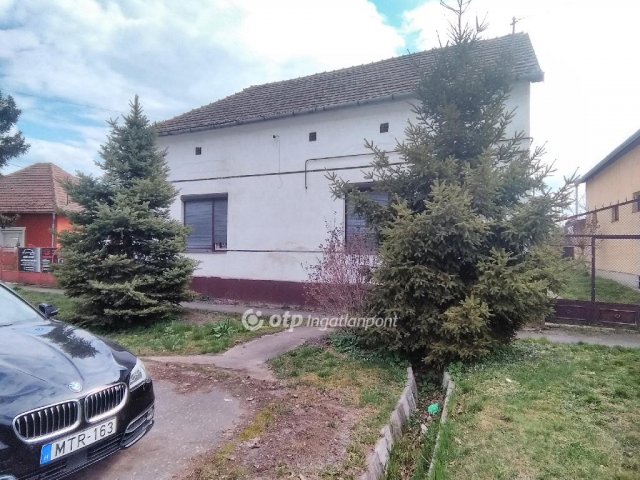 Eladó családi ház, Komádiban 19 M Ft, 4 szobás