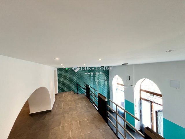 Eladó üzlethelyiség, Budapesten, V. kerületben 399 M Ft