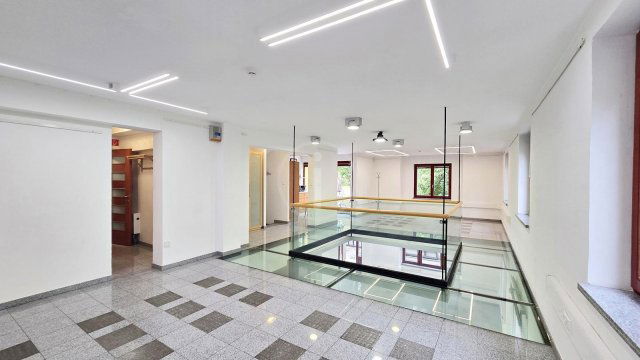 Eladó iroda, Budapesten, XIV. kerületben, Amerikai úton 305 M Ft