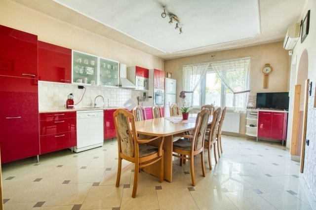 Eladó családi ház, Érden 184.9 M Ft, 6 szobás