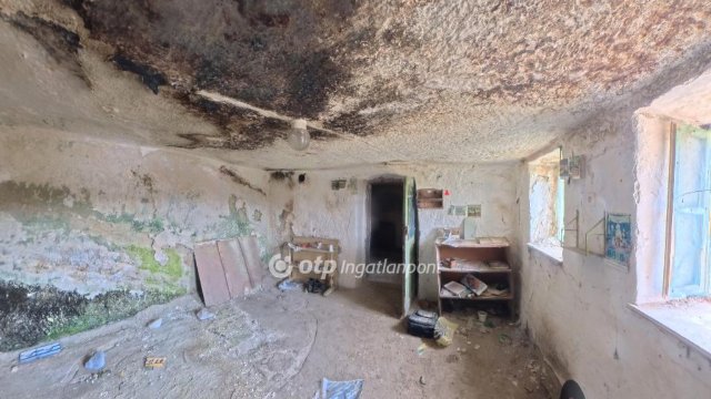 Eladó nyaraló, Szomolyán 10 M Ft, 2 szobás