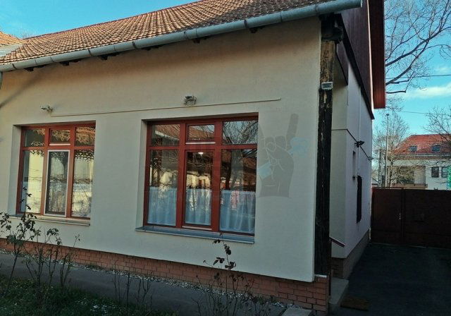 Kiadó családi ház, albérlet, Békéscsabán 130 E Ft / hó