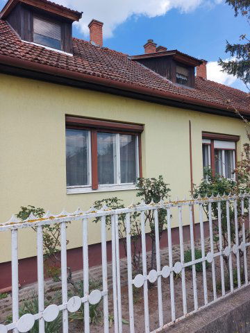 Eladó családi ház, Szabadszálláson 26.8 M Ft, 4 szobás