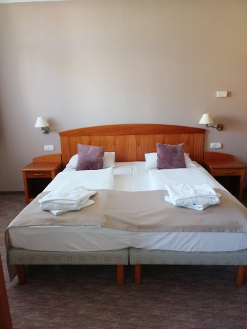 Eladó hotel, Zalakaroson 34.9 M Ft / költözzbe.hu