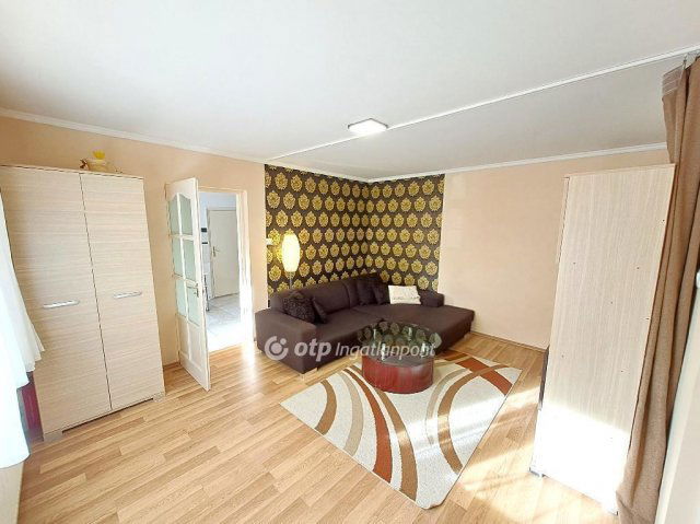 Eladó téglalakás, Kecskeméten 44.95 M Ft, 2 szobás