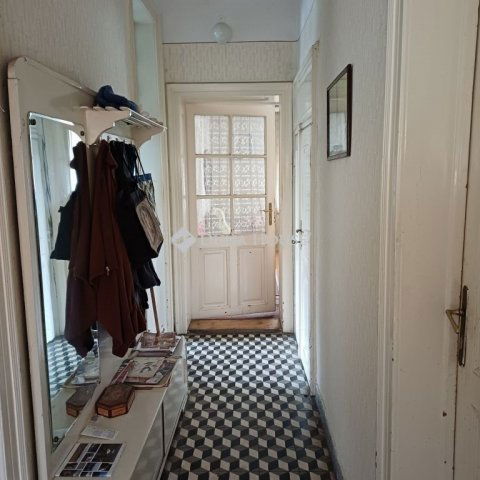 Eladó családi ház, Pécsett 39 M Ft, 3 szobás