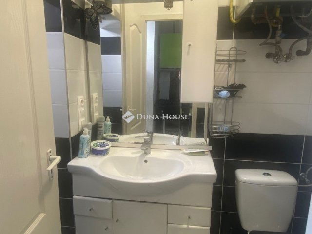 Eladó téglalakás, Budapesten, XXI. kerületben 34 M Ft, 3 szobás