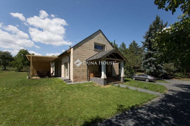 Eladó családi ház, Badacsonytomajon 285 M Ft, 4 szobás