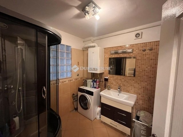 Eladó téglalakás, Szegeden 114 M Ft, 5 szobás