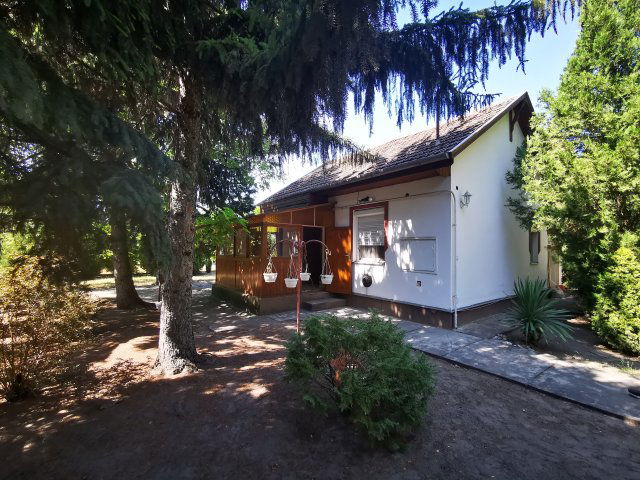 Eladó családi ház, Szatymazon 24.9 M Ft, 1 szobás
