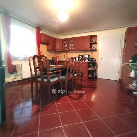 Eladó családi ház, Felgyőn 21.9 M Ft, 4 szobás