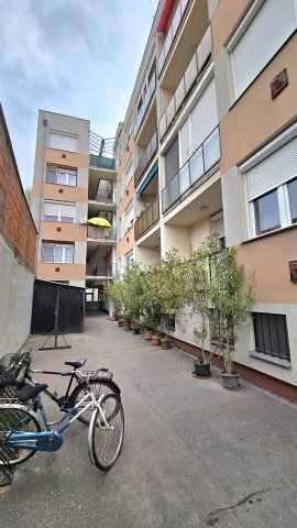 Eladó téglalakás, Kecskeméten 49.9 M Ft, 3 szobás