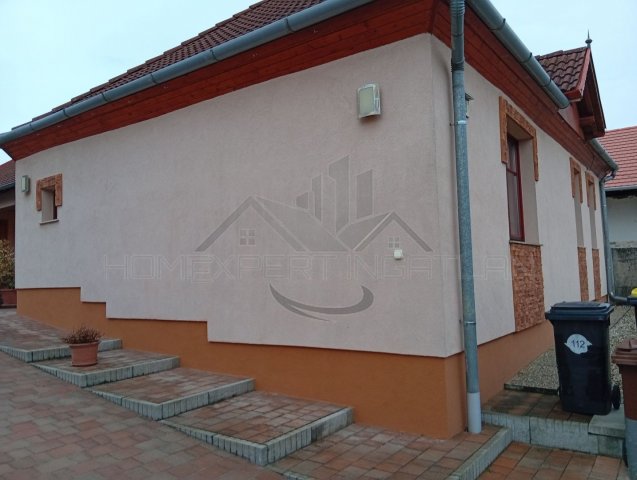 Eladó családi ház, Győrött 101.9 M Ft, 3 szobás