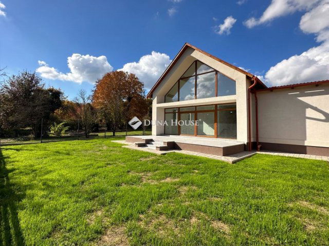 Eladó családi ház, Orfűn 115 M Ft, 4 szobás