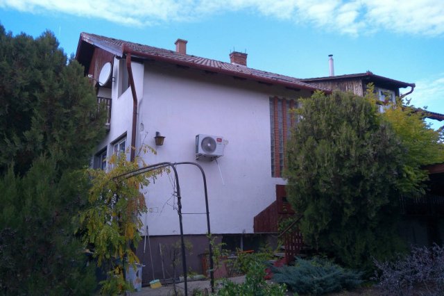 Eladó családi ház, Pilisen 63.9 M Ft, 5 szobás