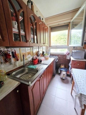 Eladó panellakás, Pécsett 47.9 M Ft, 2 szobás