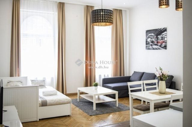 Eladó téglalakás, Budapesten, VI. kerületben 109.9 M Ft