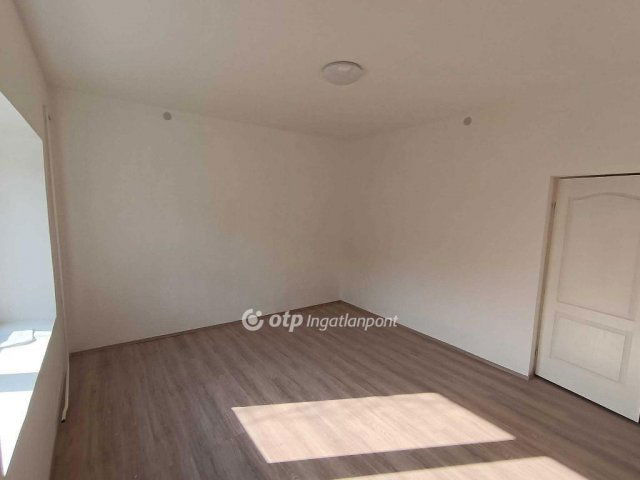 Eladó családi ház, Zagyvarékason 17.5 M Ft, 2 szobás