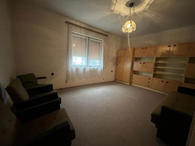 Eladó családi ház, Nagybajomban 43.6 M Ft, 3 szobás