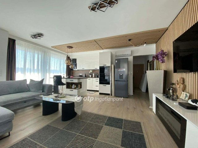 Eladó téglalakás, Siófokon 129.9 M Ft, 2 szobás