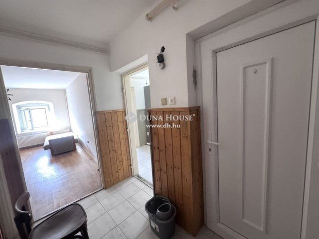 Eladó téglalakás, Siklóson 24.99 M Ft, 2 szobás