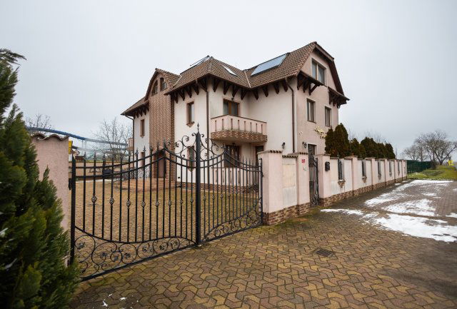 Eladó hotel, Hajdúszoboszlón 354 M Ft, 23 szobás