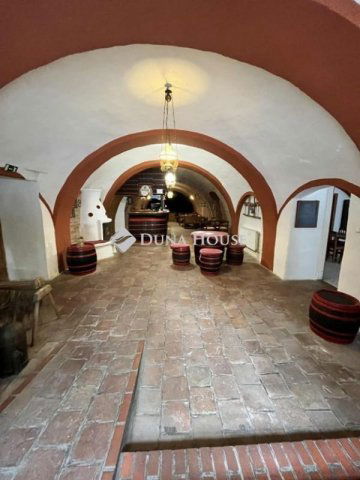 Eladó üzlethelyiség, Hőgyészen 82.55 M Ft