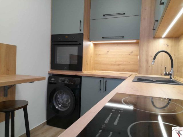 Kiadó panellakás, albérlet, Pécsett 250 E Ft / hó, 3 szobás