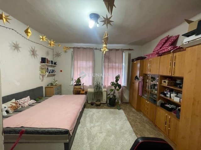 Eladó családi ház, Galgahévízen 25 M Ft, 4 szobás