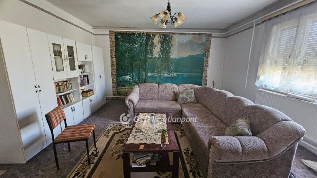Eladó családi ház, Felsőpakonyban 84.9 M Ft, 3+2 szobás