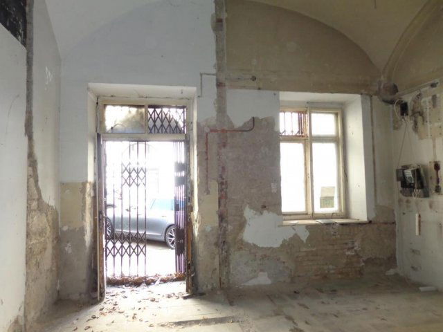 Eladó üzlethelyiség, Budapesten, V. kerületben, Zoltán utcában