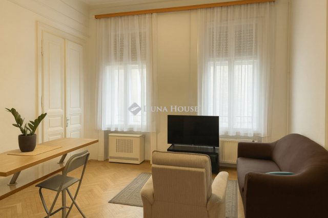 Eladó téglalakás, Budapesten, VI. kerületben 88.9 M Ft, 3 szobás