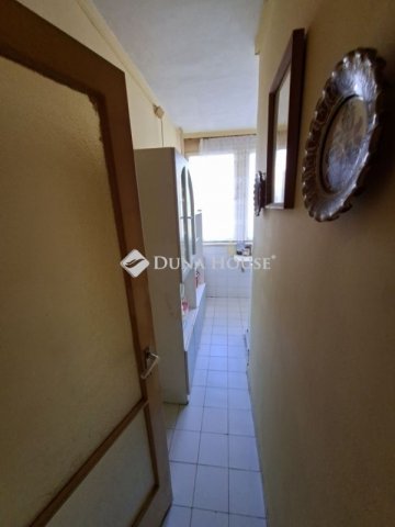 Eladó panellakás, Pécsett 39.9 M Ft, 2 szobás