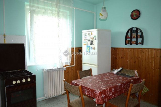 Eladó ikerház, Debrecenben 72 M Ft, 5 szobás