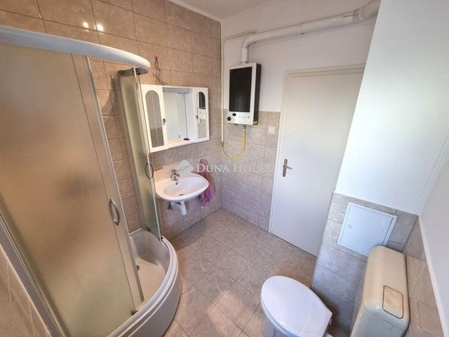 Eladó téglalakás, Veszprémben 54.9 M Ft, 2 szobás