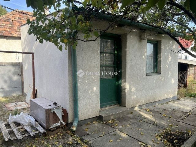 Eladó családi ház, Székesfehérvárott 65 M Ft, 3 szobás