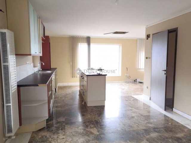 Eladó családi ház, Pilisborosjenőn 219 M Ft, 13+1 szobás