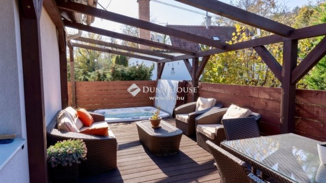 Eladó családi ház, Leányfaluban 179.9 M Ft, 5 szobás