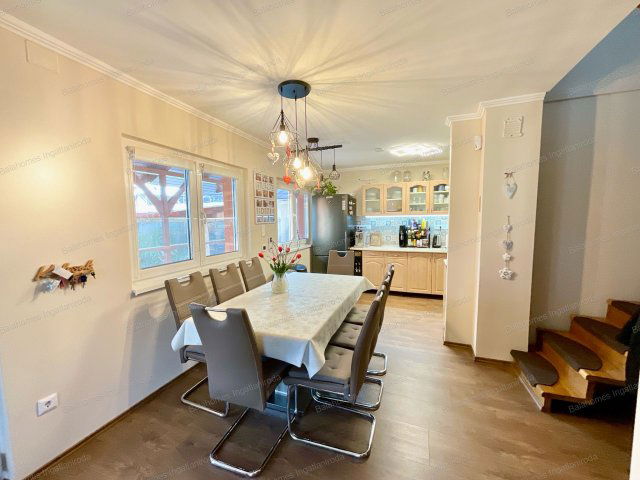 Eladó családi ház, Siófokon 119.99 M Ft, 4 szobás