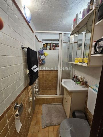 Eladó családi ház, Szigetmonostorban 68.9 M Ft, 3 szobás