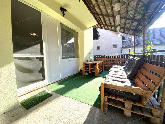 Eladó családi ház, Gárdonyban 94.9 M Ft, 4+3 szobás