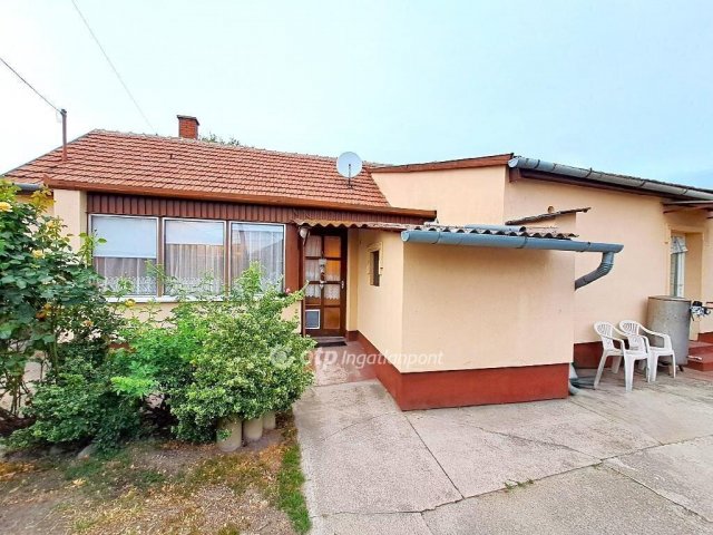 Eladó családi ház, Nagykőrösön 39.9 M Ft, 2+1 szobás